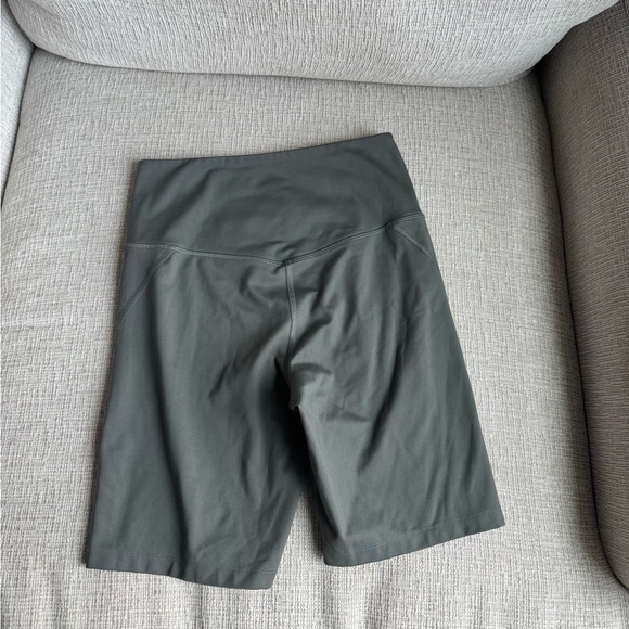 Girlfriend Collective Bike Shorts - Picture 2 of 5